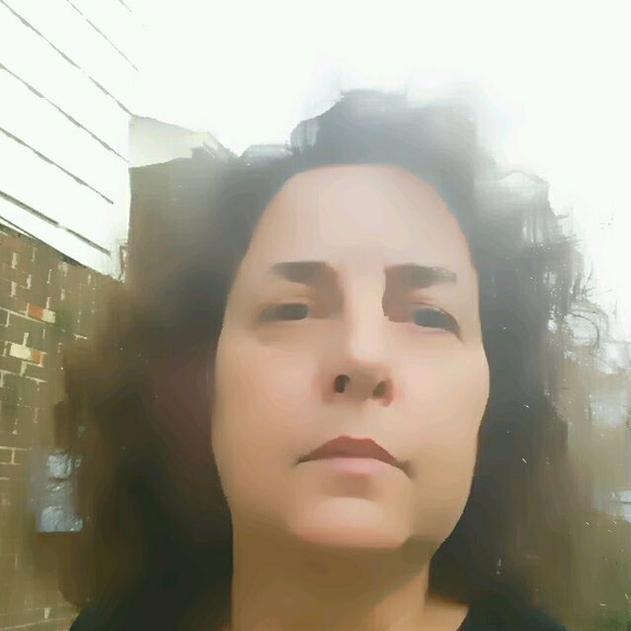 Meet your Posher, Debbie - Picture 1 of 1